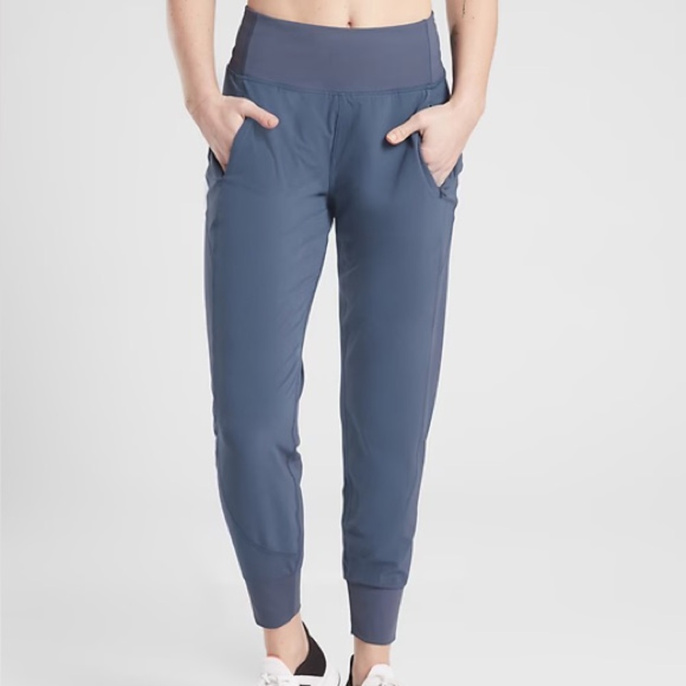 Athleta distance jogger
